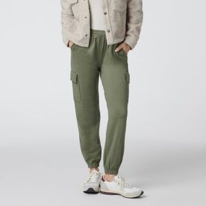 Vuori Boyfriend Cargo Lightweight Joggers Size Large